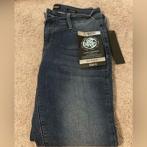 NWT Thorn Mid Rise Fit Size 6 Jeans